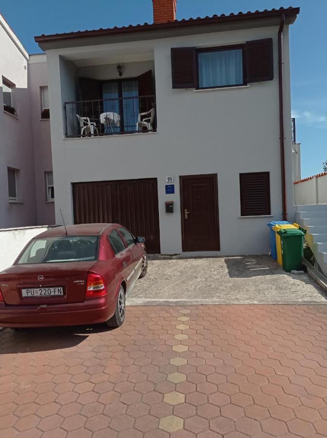 "Sunny" - Studio Apartment Pula Dış mekan fotoğraf